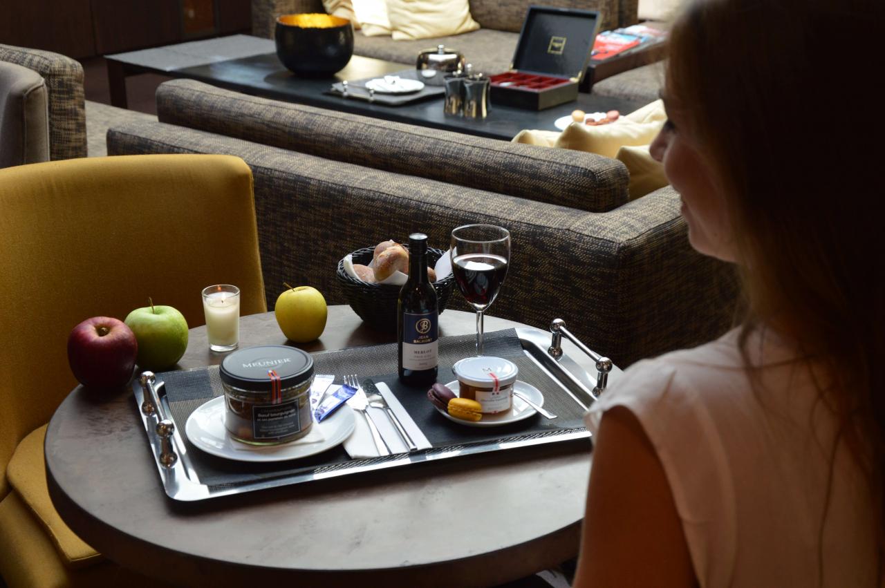 Hôtel Villa Saxe Eiffel - breakfast